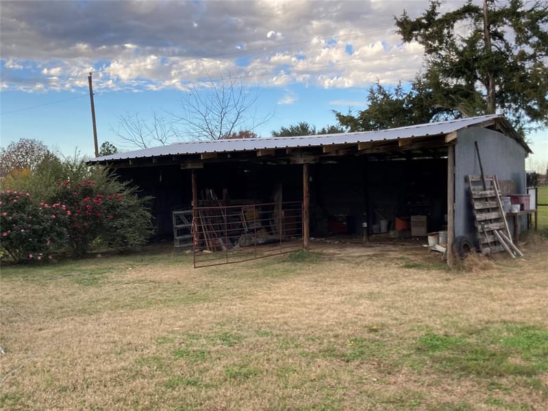 2454 Rs County Road 1402, Point TX 75472 - Photo 27