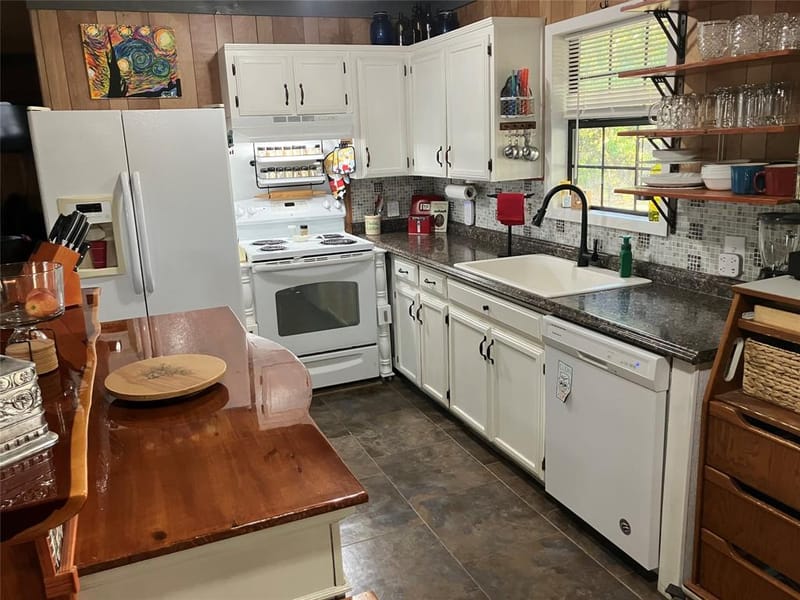 2454 Rs County Road 1402, Point TX 75472 - Photo 7