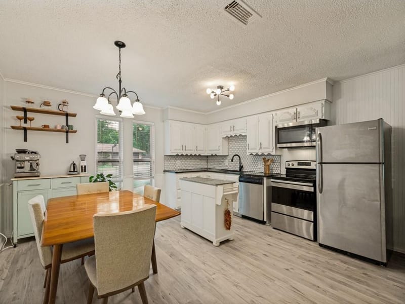 410 E White Street, Pilot Point TX 76258 - Photo 12