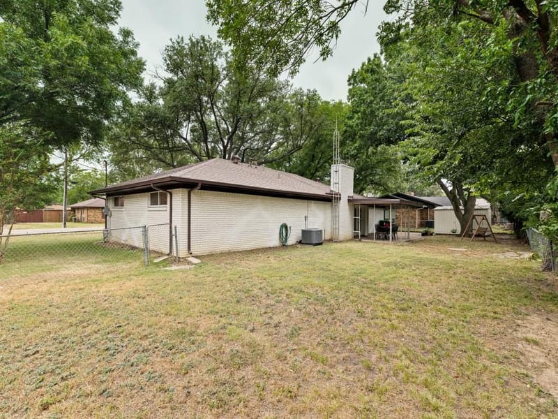 410 E White Street, Pilot Point TX 76258 - Photo 22