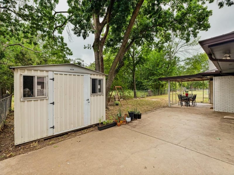 410 E White Street, Pilot Point TX 76258 - Photo 24