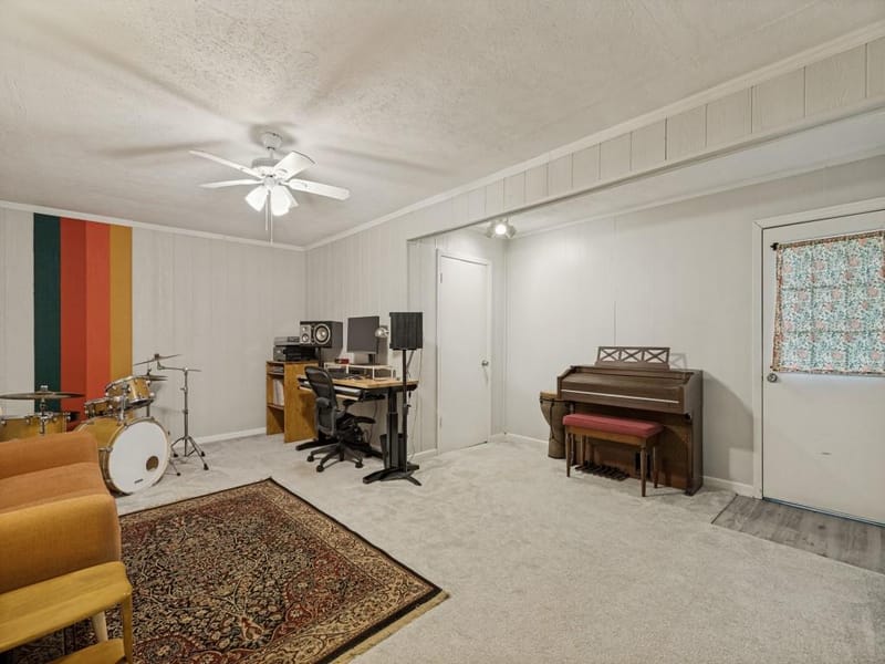 410 E White Street, Pilot Point TX 76258 - Photo 15