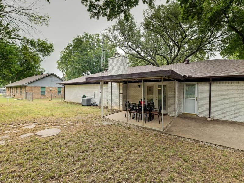 410 E White Street, Pilot Point TX 76258 - Photo 25
