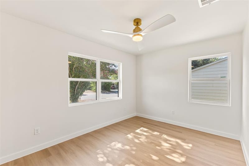 707 Hilltop Drive, Irving TX 75060 - Photo 35