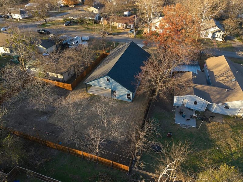 411 W Elm Street, Whitewright TX 75491 - Photo 28