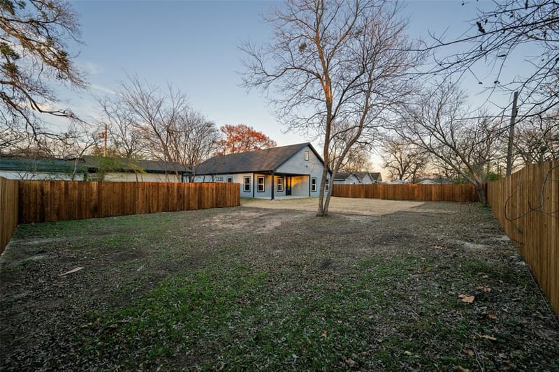 411 W Elm Street, Whitewright TX 75491 - Photo 20