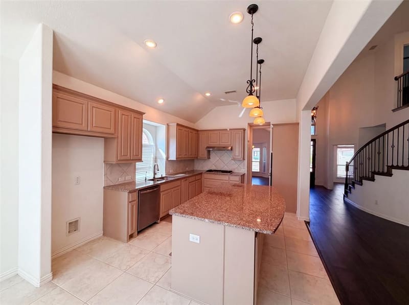 4305 Curlew Lane, Garland TX 75043 - Photo 2