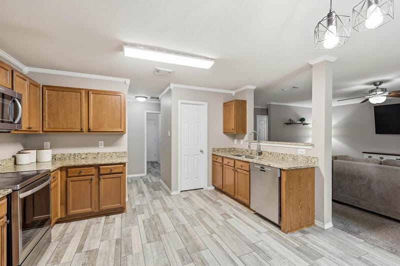 16637 Woodside Drive, Fort Worth TX 76247 - Photo 11