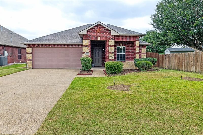 2500 Navasota Drive, Little Elm TX 75068 - Photo 2