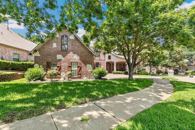 1219 Winding Brook Drive, Garland TX 75044 - Photo 2