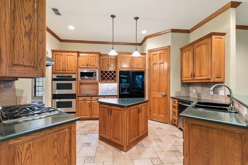 1219 Winding Brook Drive, Garland TX 75044 - Photo 14