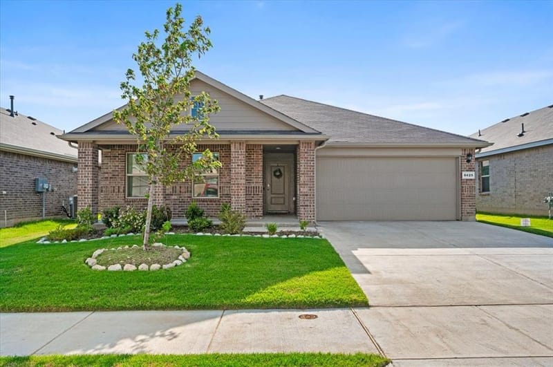 8425 Coffee Springs Drive, Fort Worth TX 76131