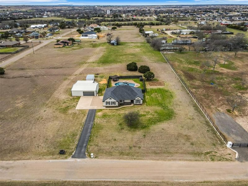 312 Corral Road, Godley TX 76044 - Photo 6