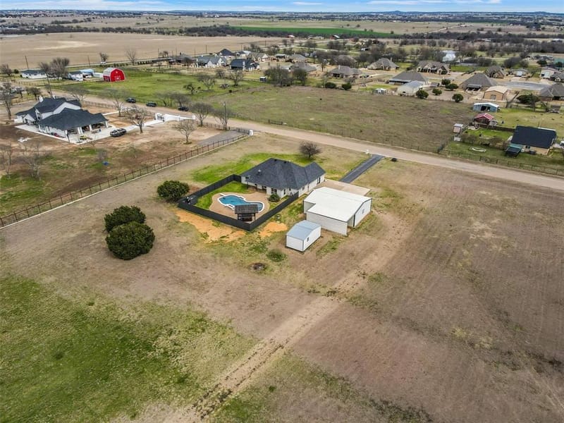 312 Corral Road, Godley TX 76044 - Photo 7