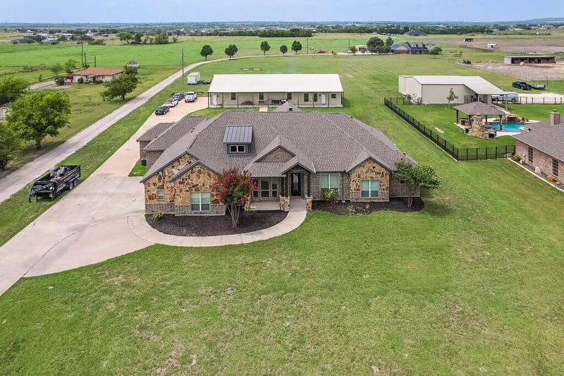 239 N Armstrong Road, Venus TX 76084