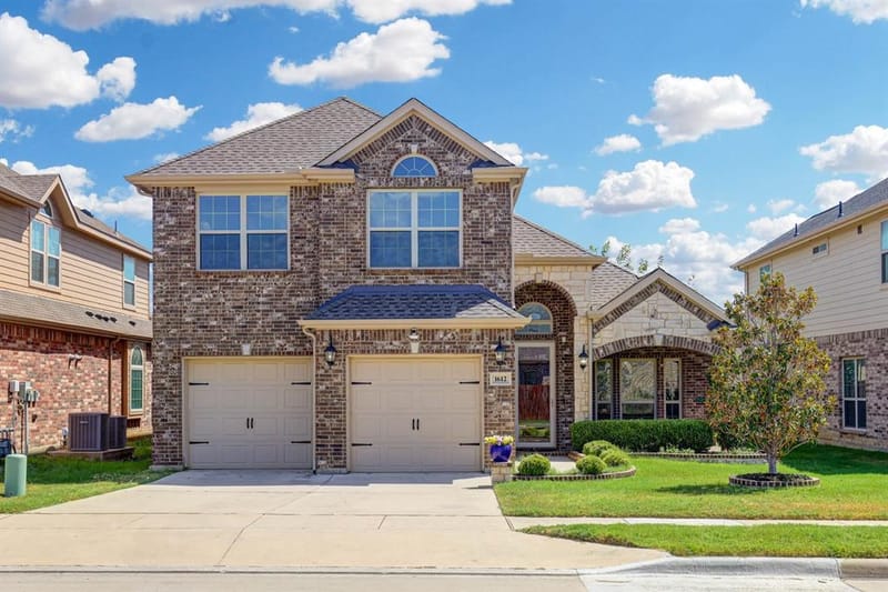 1612 Scarlet Crown Drive, Fort Worth TX 76177 - Photo 2