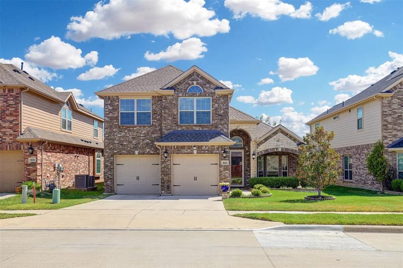 1612 Scarlet Crown Drive, Fort Worth TX 76177