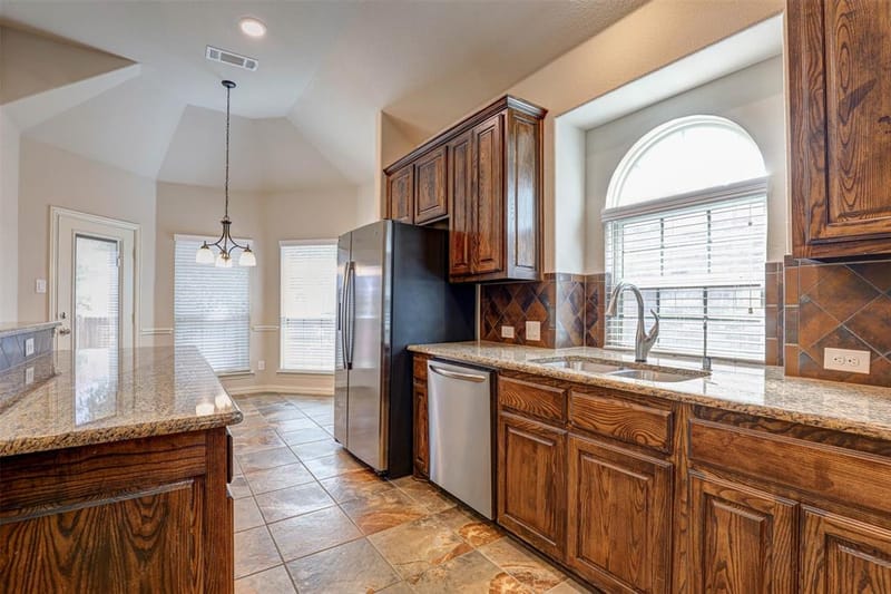 1612 Scarlet Crown Drive, Fort Worth TX 76177 - Photo 8