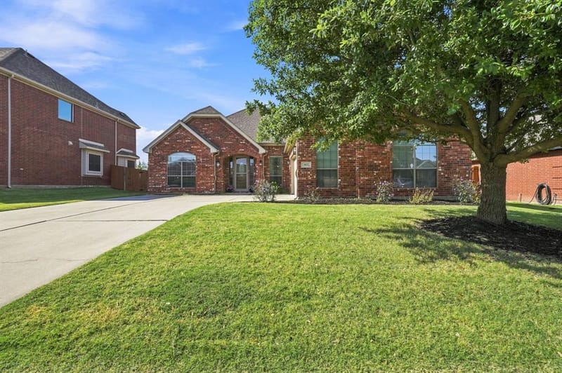 812 Peach Lane, Burleson TX 76028 - Photo 2