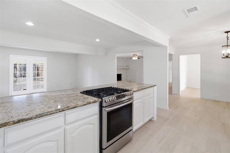 3651 Courtdale Drive, Farmers Branch TX 75234 - Photo 8