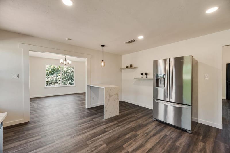 4717 Mandalay Drive, Arlington TX 76016 - Photo 7