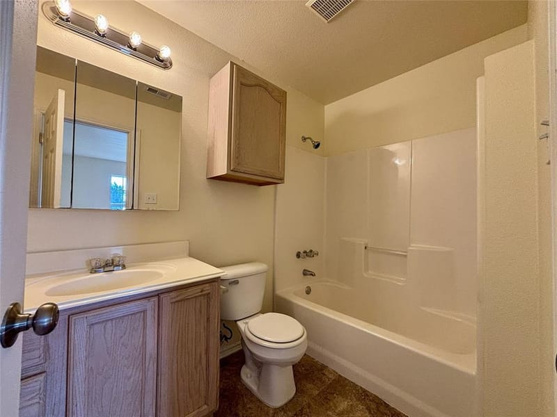 2001 Solomon Drive, Commerce TX 75428 - Photo 9