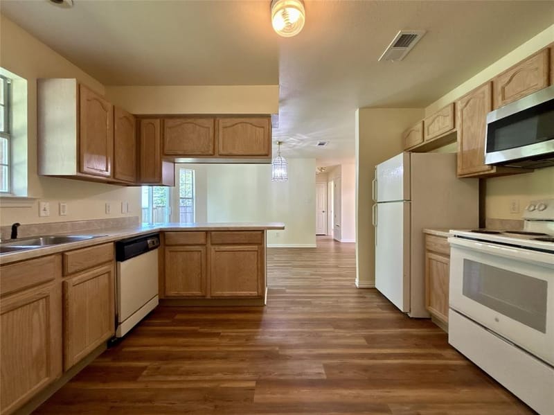 2001 Solomon Drive, Commerce TX 75428 - Photo 11