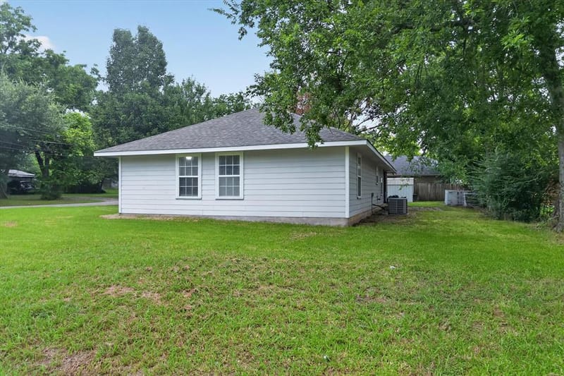 1002 Pine Street, Bonham TX 75418 - Photo 23