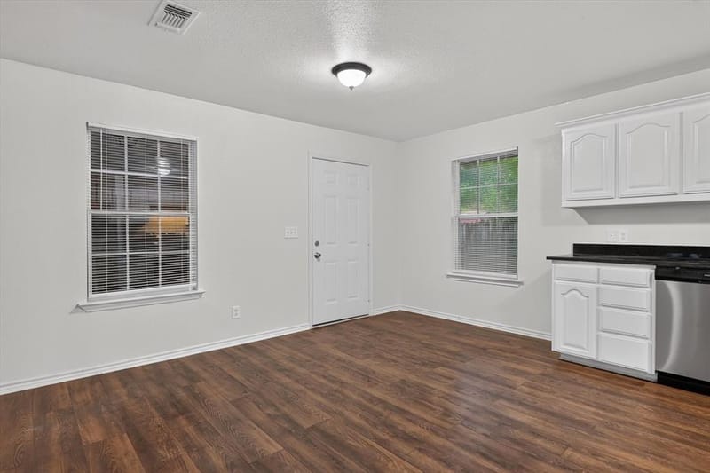1002 Pine Street, Bonham TX 75418 - Photo 6