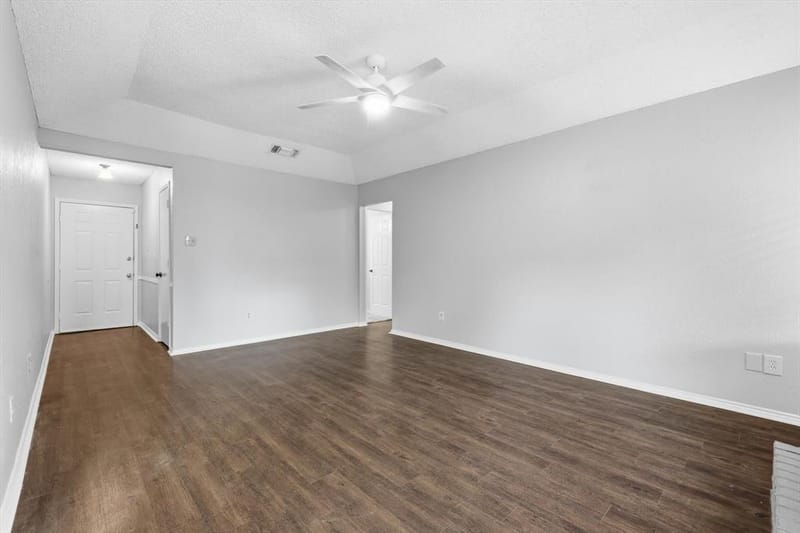 5907 Cedar Ridge Drive, Arlington TX 76017 - Photo 8