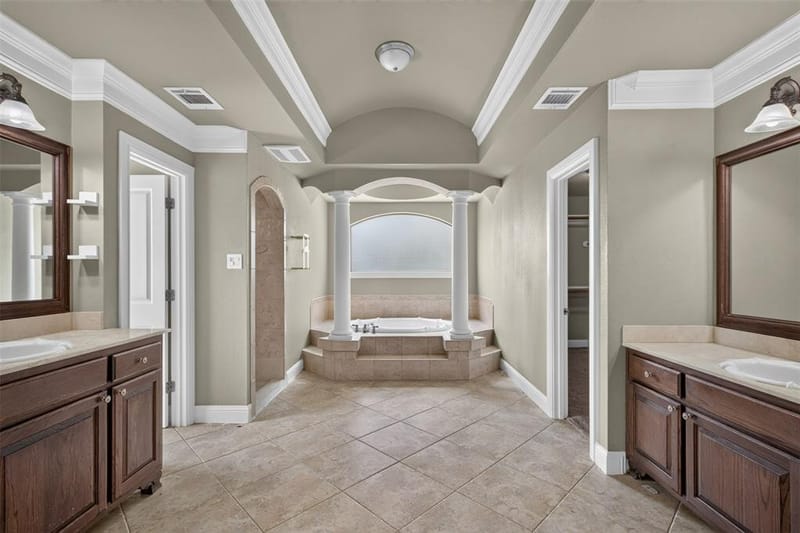 3801 Park Manor Court, Arlington TX 76017 - Photo 10