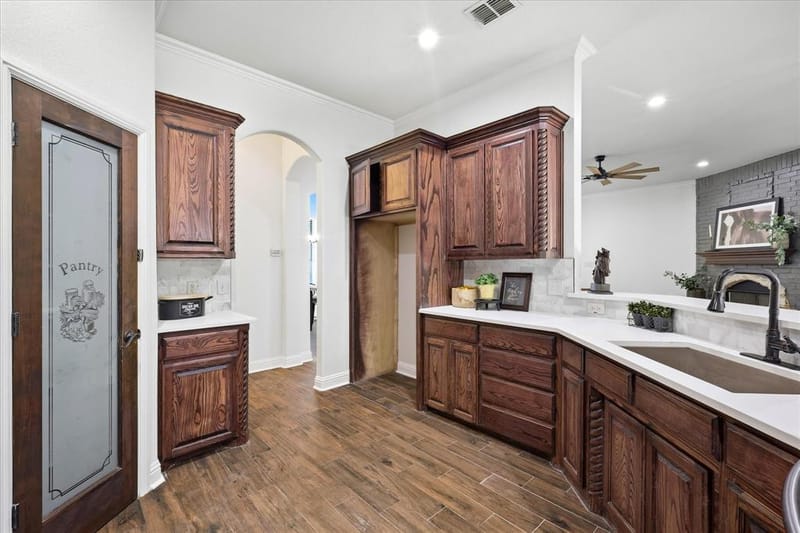 514 Oak Hills Drive, Newark TX 76071 - Photo 8