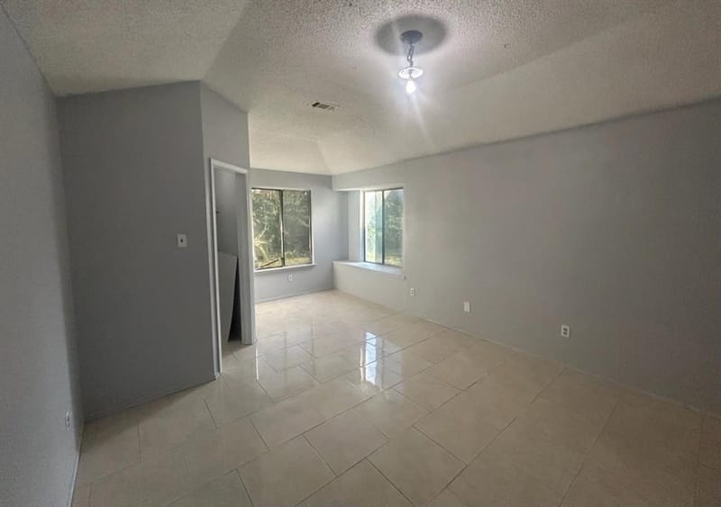 330 Valley Spring Drive, Arlington TX 76018 - Photo 7