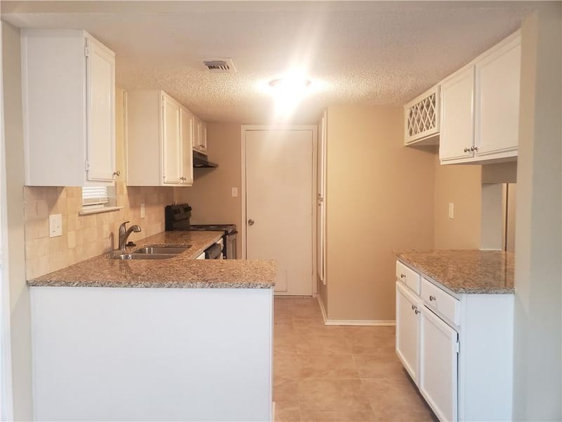 1624 Vail Meadow Lane, Dallas TX 75253 - Photo 3