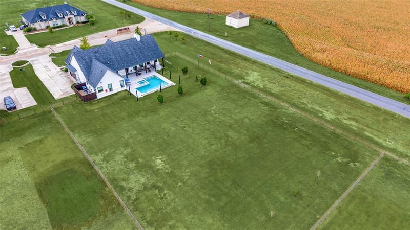 43 Ohanlon Drive, Van Alstyne TX 75495 - Photo 2