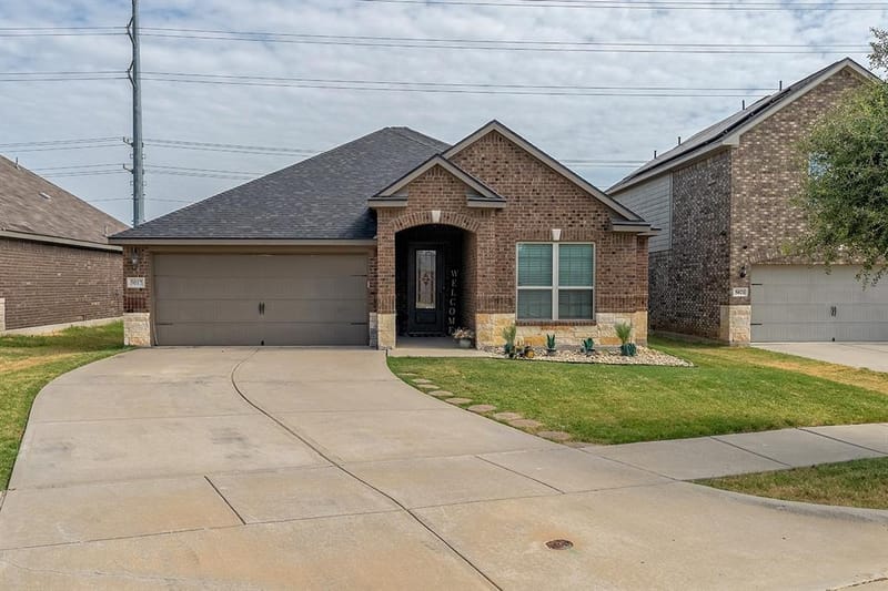 5017 Beaver Creek Avenue, Denton TX 76207 - Photo 2