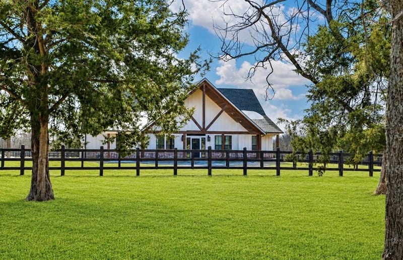 1205 Northshore Lane, Valley View TX 76272