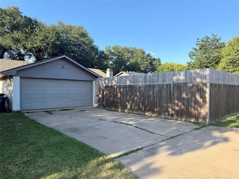 1808 Bolingbroke Place, Fort Worth TX 76140 - Photo 22