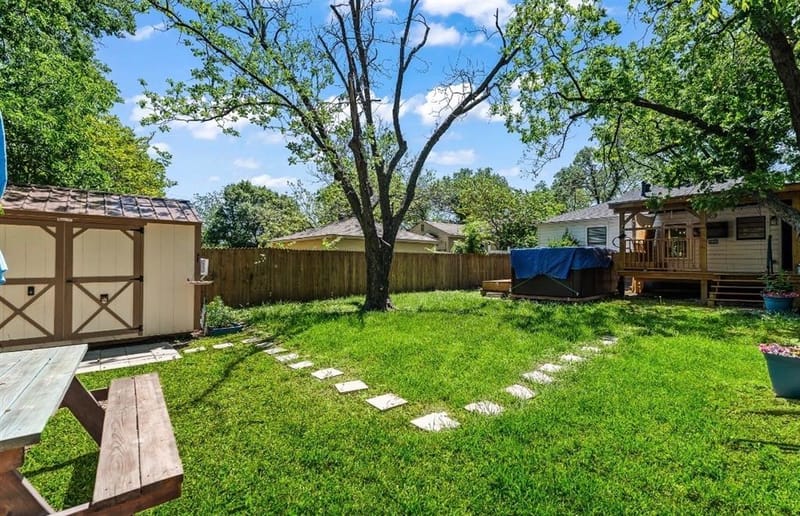 3807 Falls Drive, Dallas TX 75211 - Photo 7