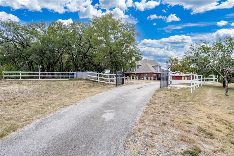 9500 Boat Club Road, Fort Worth TX 76179 - Photo 6