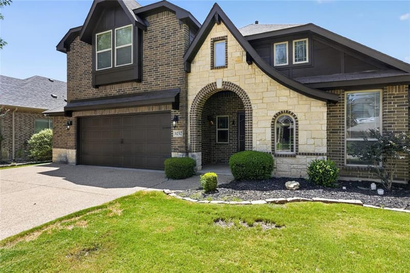 5252 Smokey Ridge Drive, Fort Worth TX 76123 - Photo 2