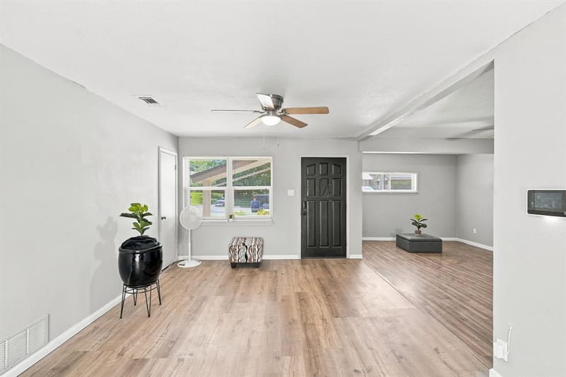 702 Phillips Drive, Ennis TX 75119 - Photo 5