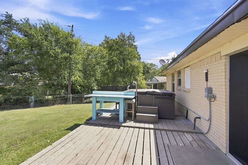 702 Phillips Drive, Ennis TX 75119 - Photo 20