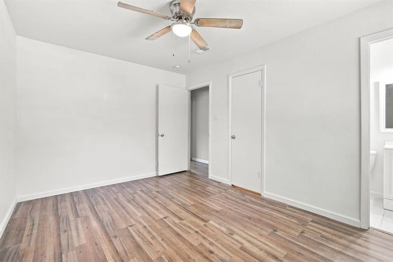 702 Phillips Drive, Ennis TX 75119 - Photo 14