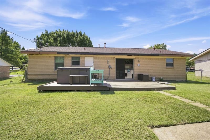 702 Phillips Drive, Ennis TX 75119 - Photo 21
