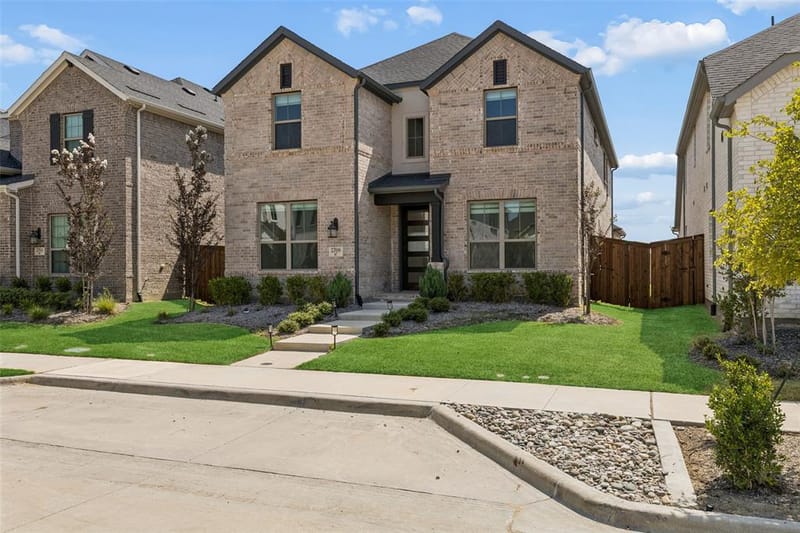 2708 Holland Court, Celina TX 75009 - Photo 2