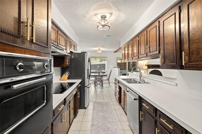 102 Walnut Way, Euless TX 76039 - Photo 9
