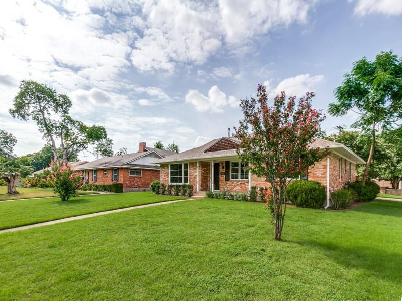 912 Fernwood Drive, Richardson TX 75080 - Photo 2