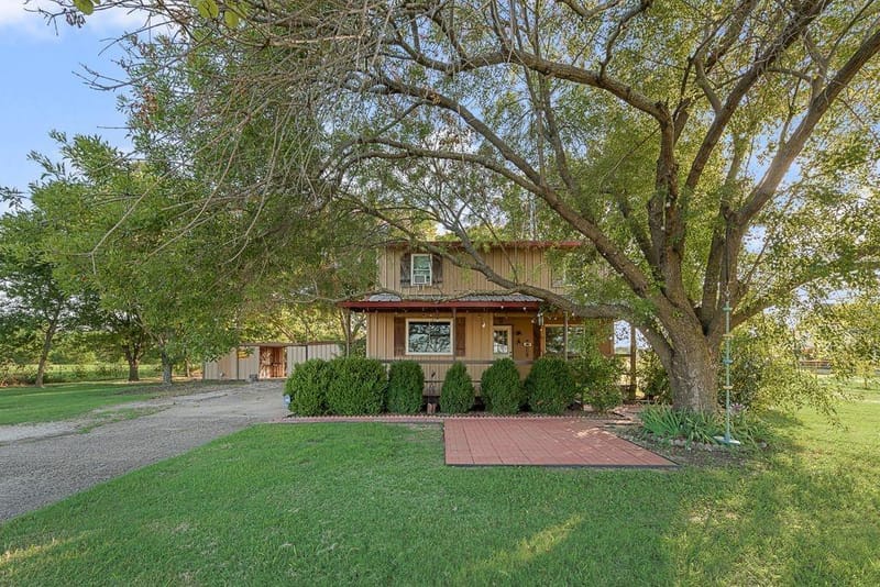 220 Crump Circle, Red Oak TX 75154