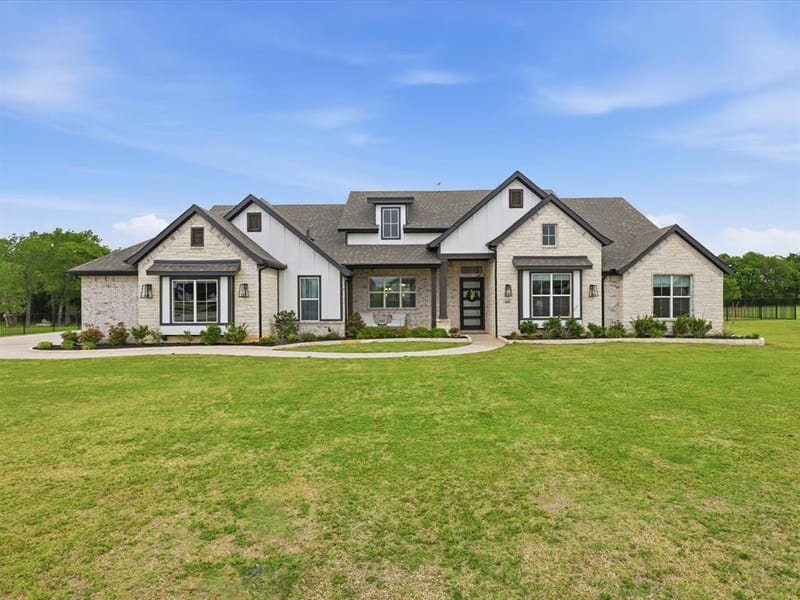300 Waterview Drive, Gunter TX 75058